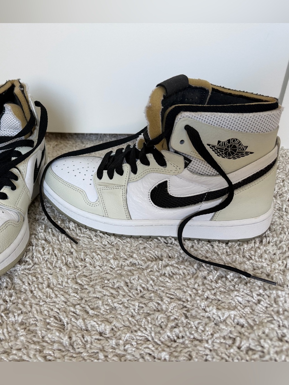 Nike Air Jordan High-Top Sneakers - White Black Tan